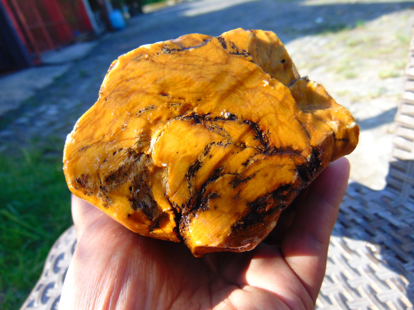 746 gram Polished Indonesia Yellow Fragrance Amber for Healing KM18