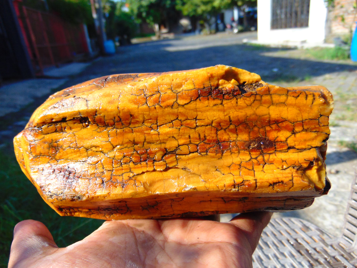 746 gram Polished Indonesia Yellow Fragrance Amber for Healing KM18