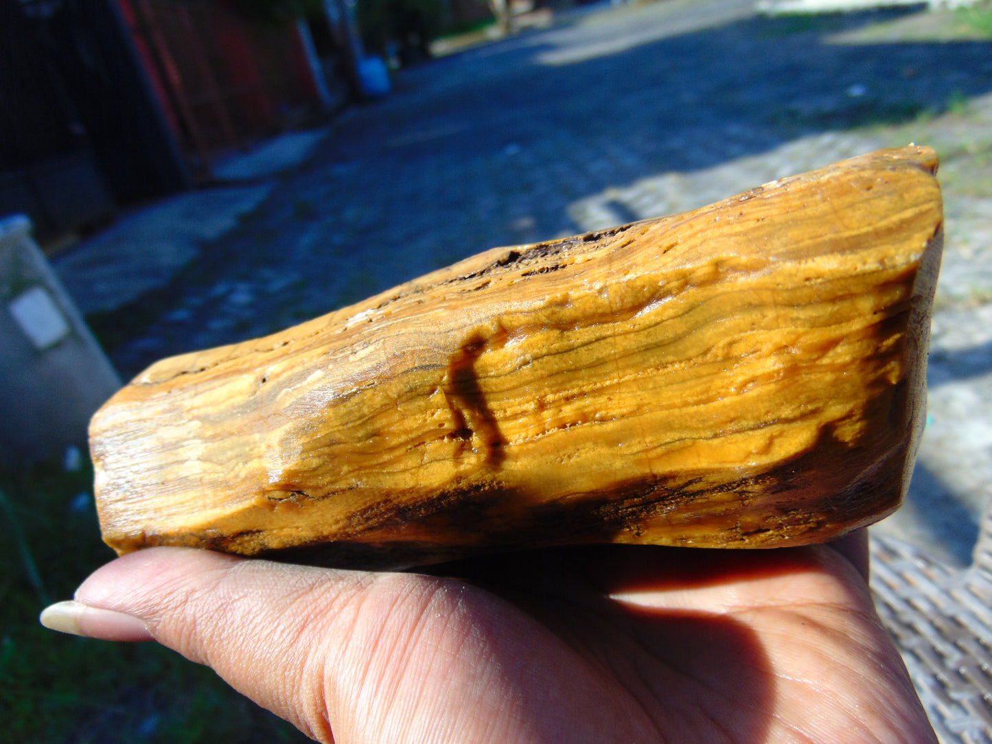 343 gram Polished Indonesia Yellow Fragrance Amber for Healing KM14