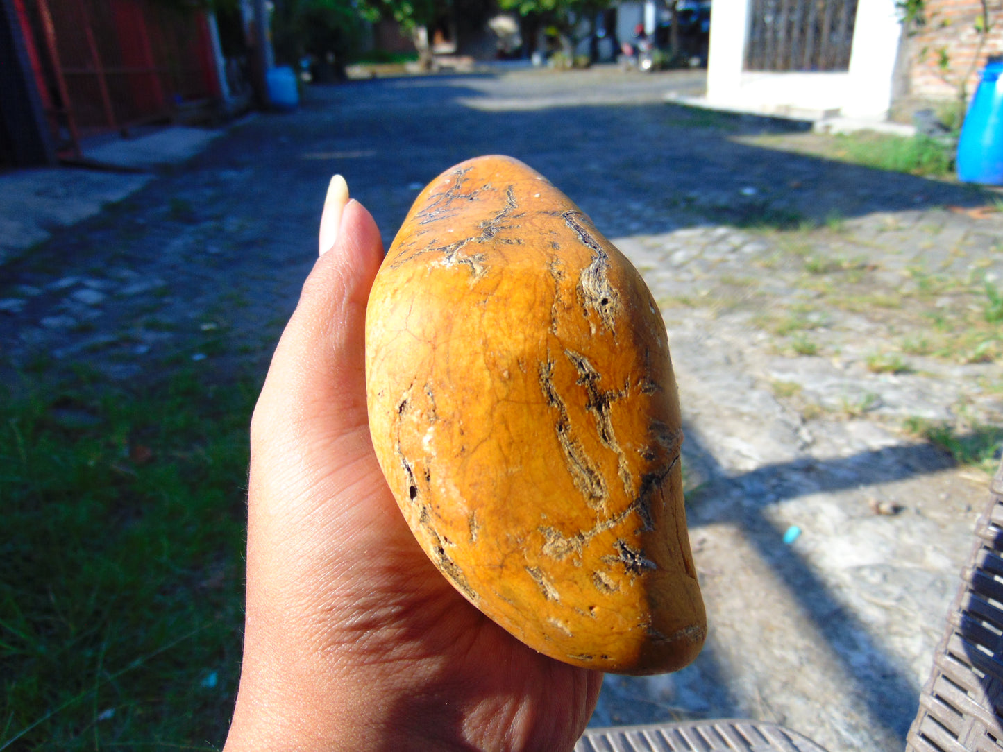 276 gram Polished Indonesia Yellow Fragrance Amber for Healing KM7