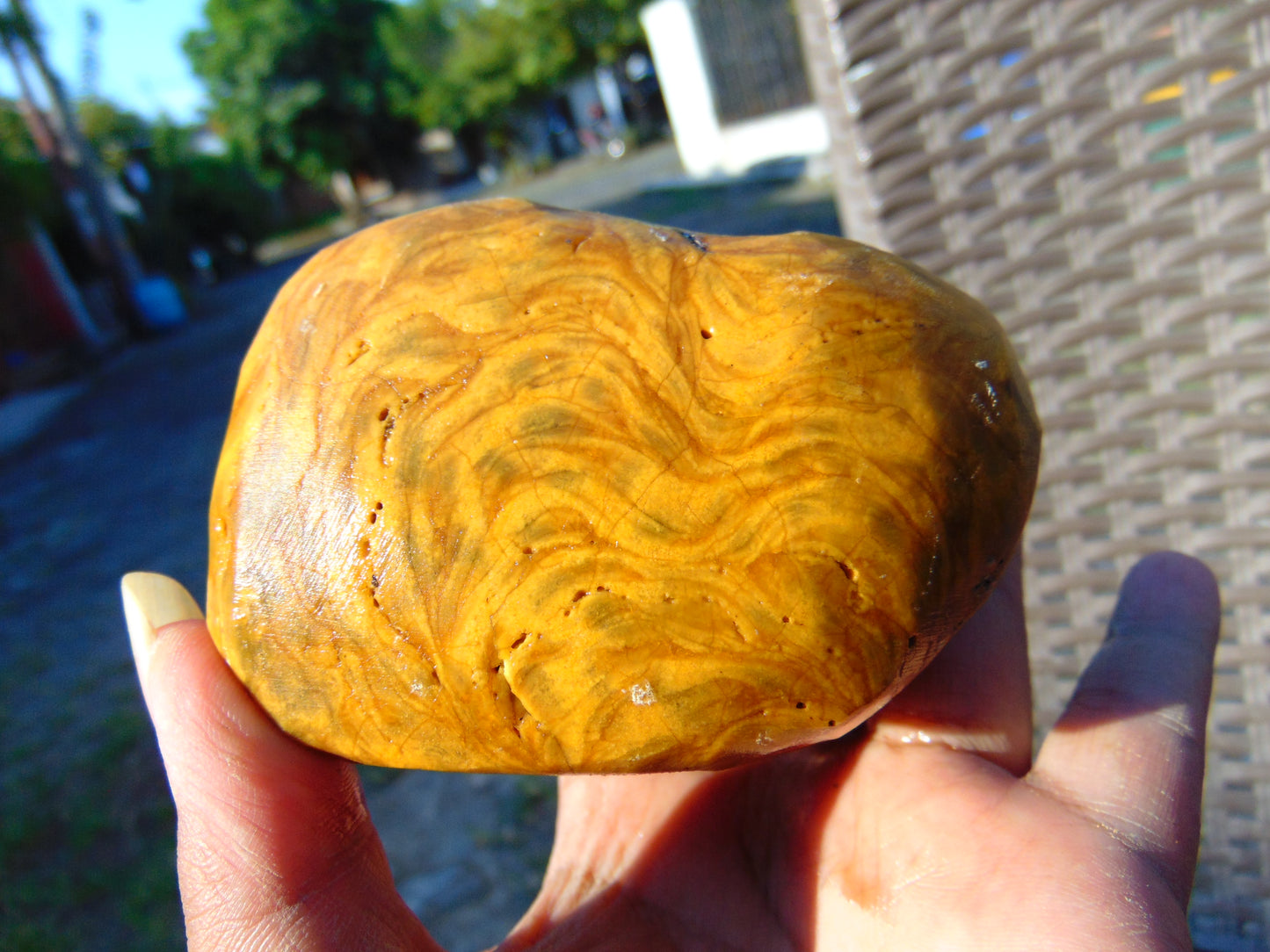 367 gram Polished Indonesia Yellow Fragrance Amber for Healing KM20