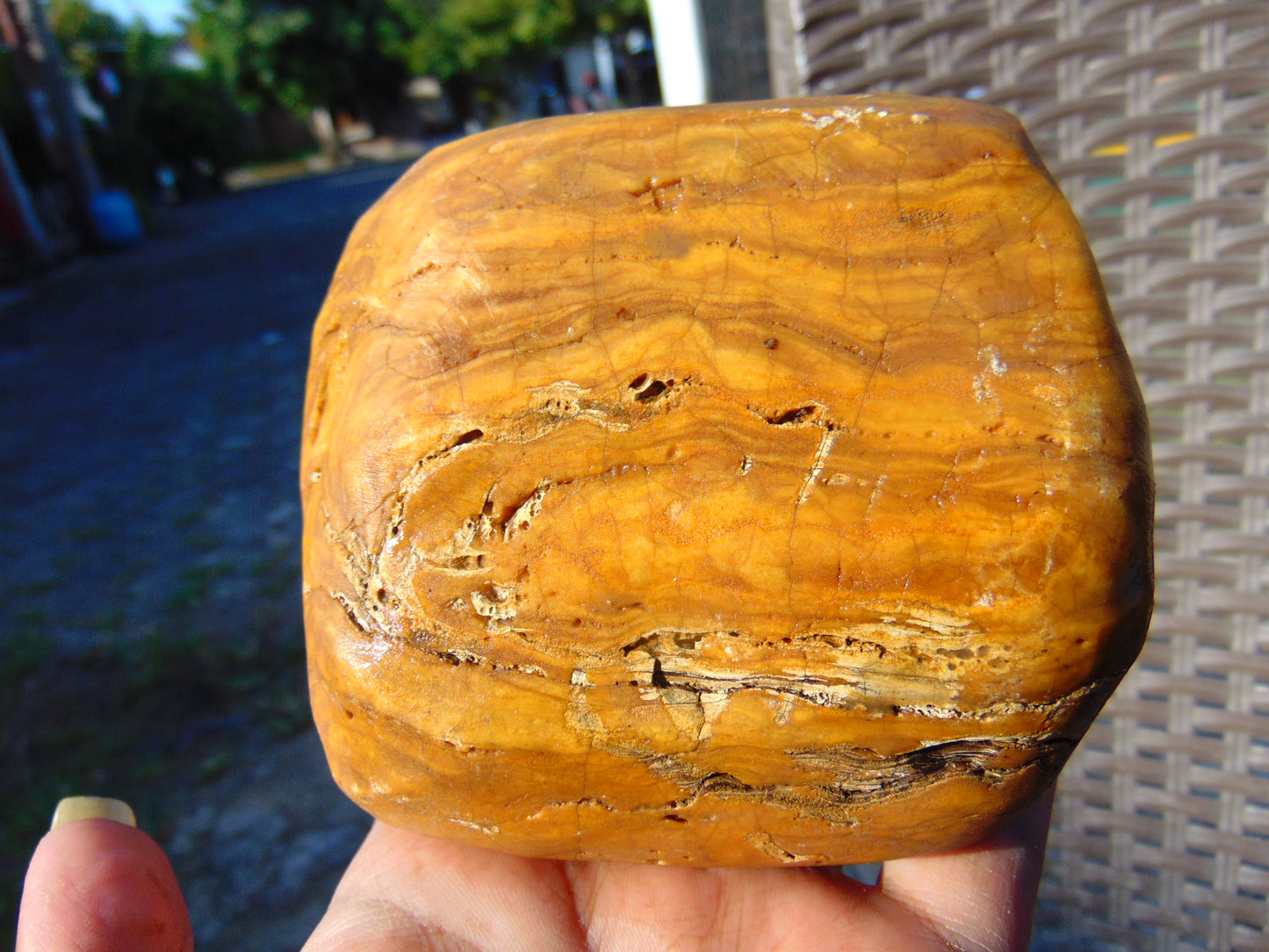 367 gram Polished Indonesia Yellow Fragrance Amber for Healing KM20