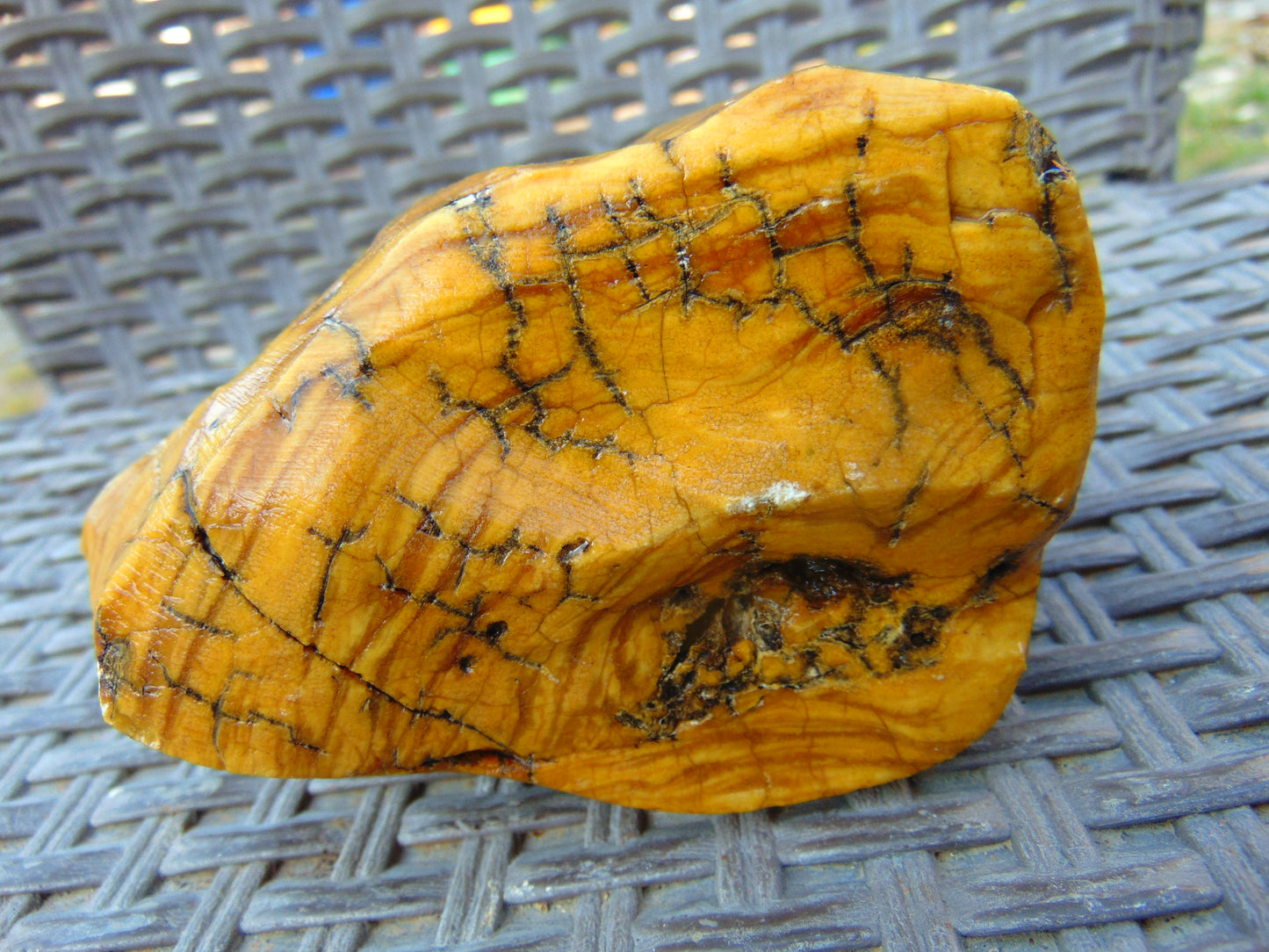 300 gram Polished Indonesia Yellow Fragrance Amber for Healing KM3