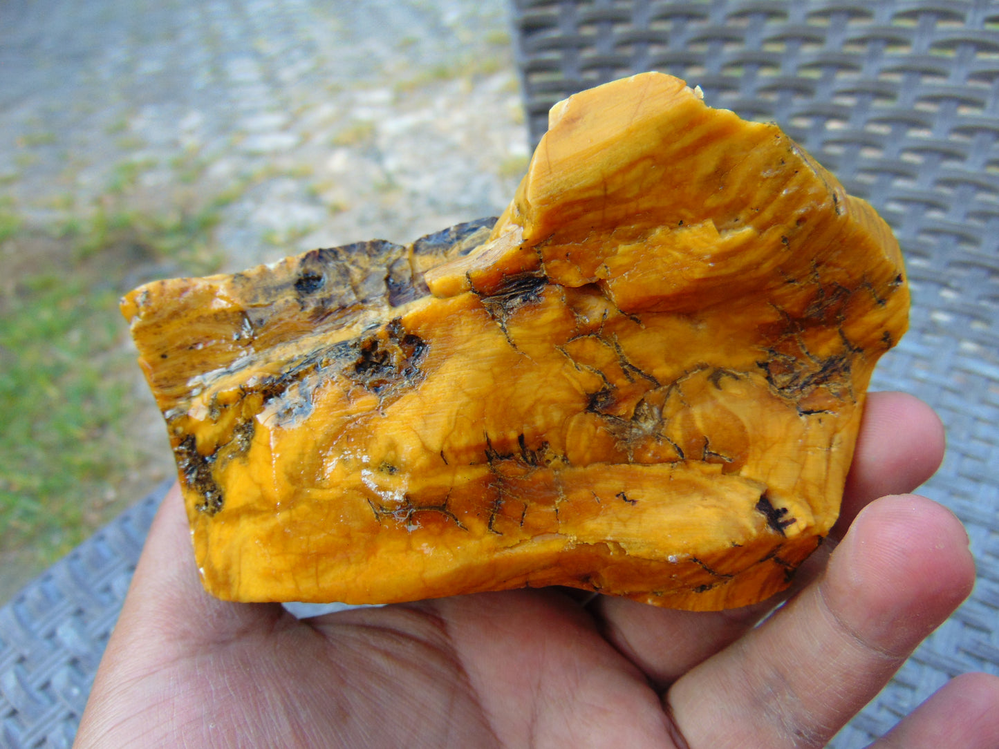 300 gram Polished Indonesia Yellow Fragrance Amber for Healing KM3