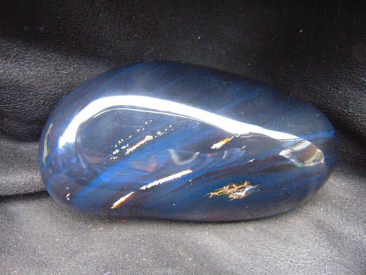 168 gr Full Polished 110x65x39 mm Indonesia Blue Black Amber