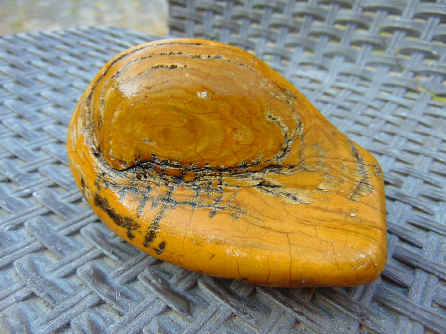 328 gram Polished Indonesia Yellow Fragrance Amber for Healing KM11
