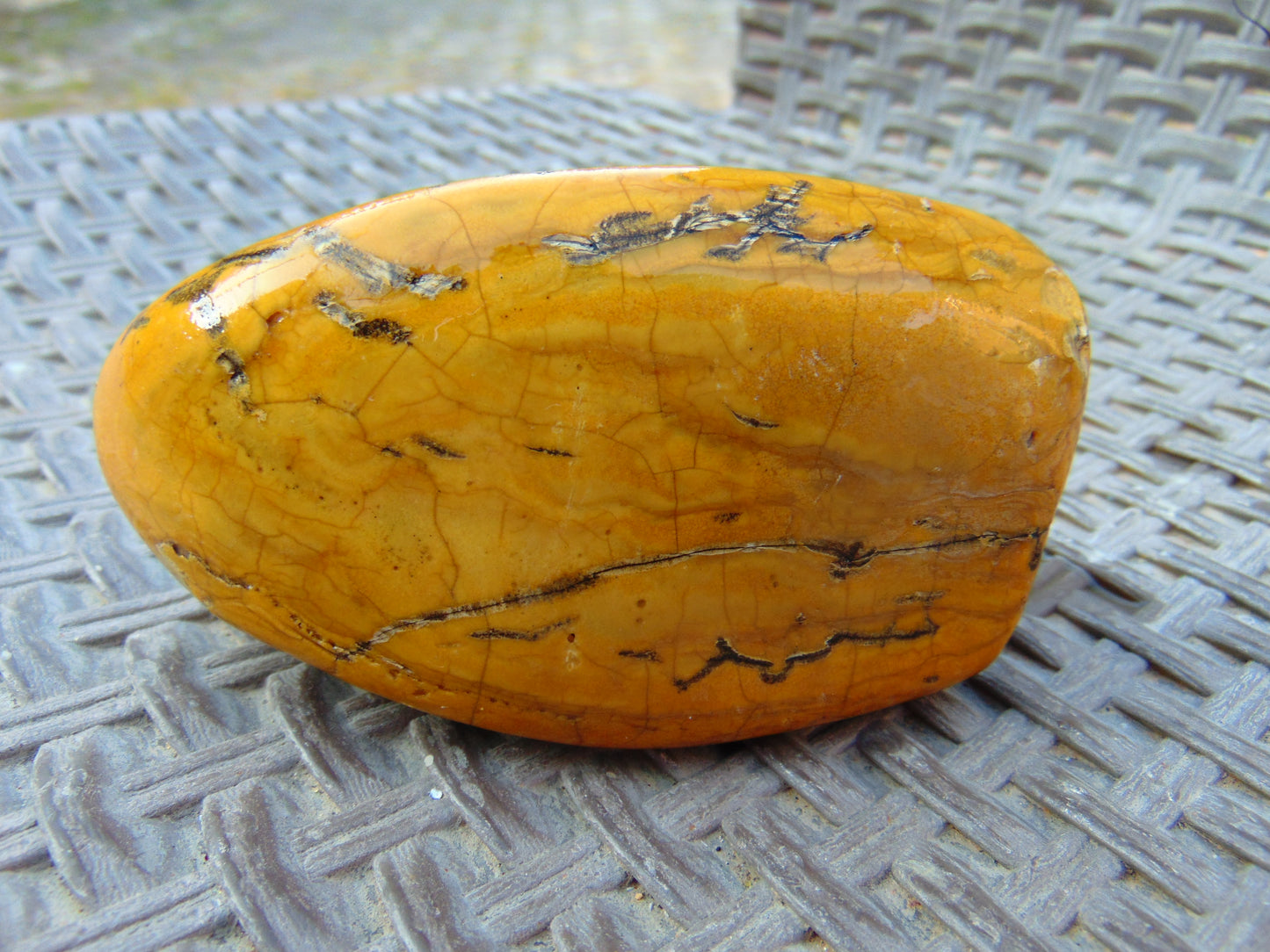 328 gram Polished Indonesia Yellow Fragrance Amber for Healing KM11