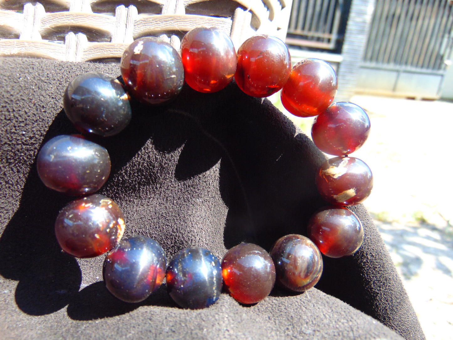 34 gram 14 Beads Mala Bracelet Indonesian Dark Blue Cherry Red Amber 16 mm for Healing FRB17