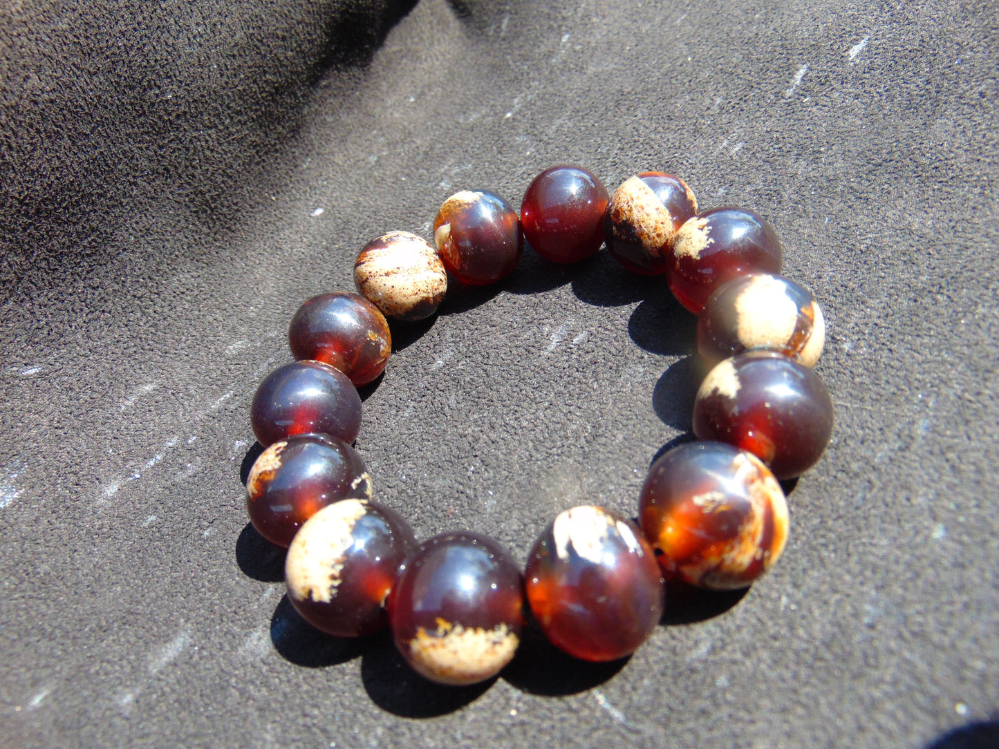 33 gram 14 Beads Mala Bracelet Indonesian White Cherry Red Amber 16 mm for Healing FRB13