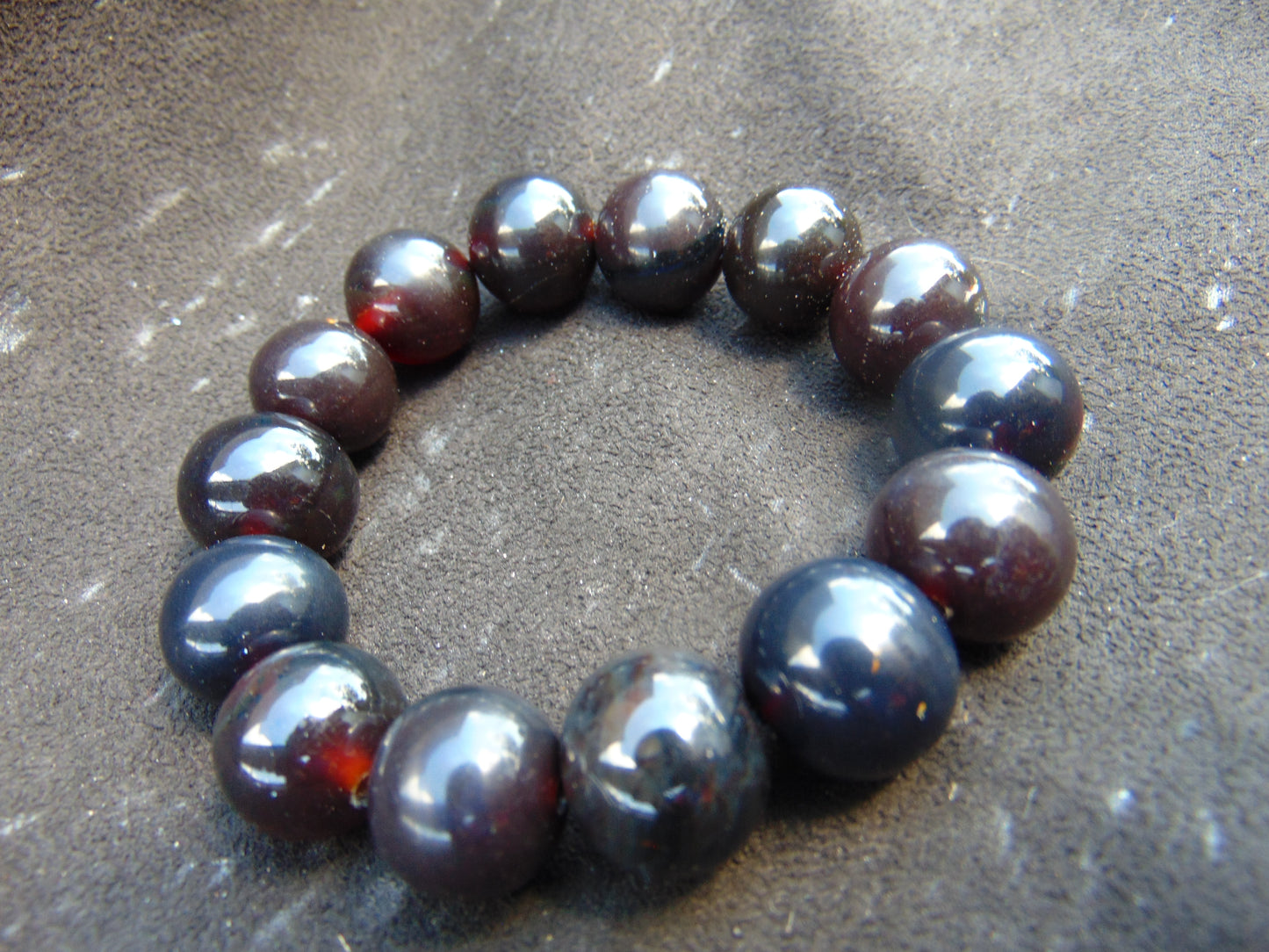 31 gram 14 Beads Mala Bracelet Indonesian Cherry Red Amber 16 mm for Healing FRB15