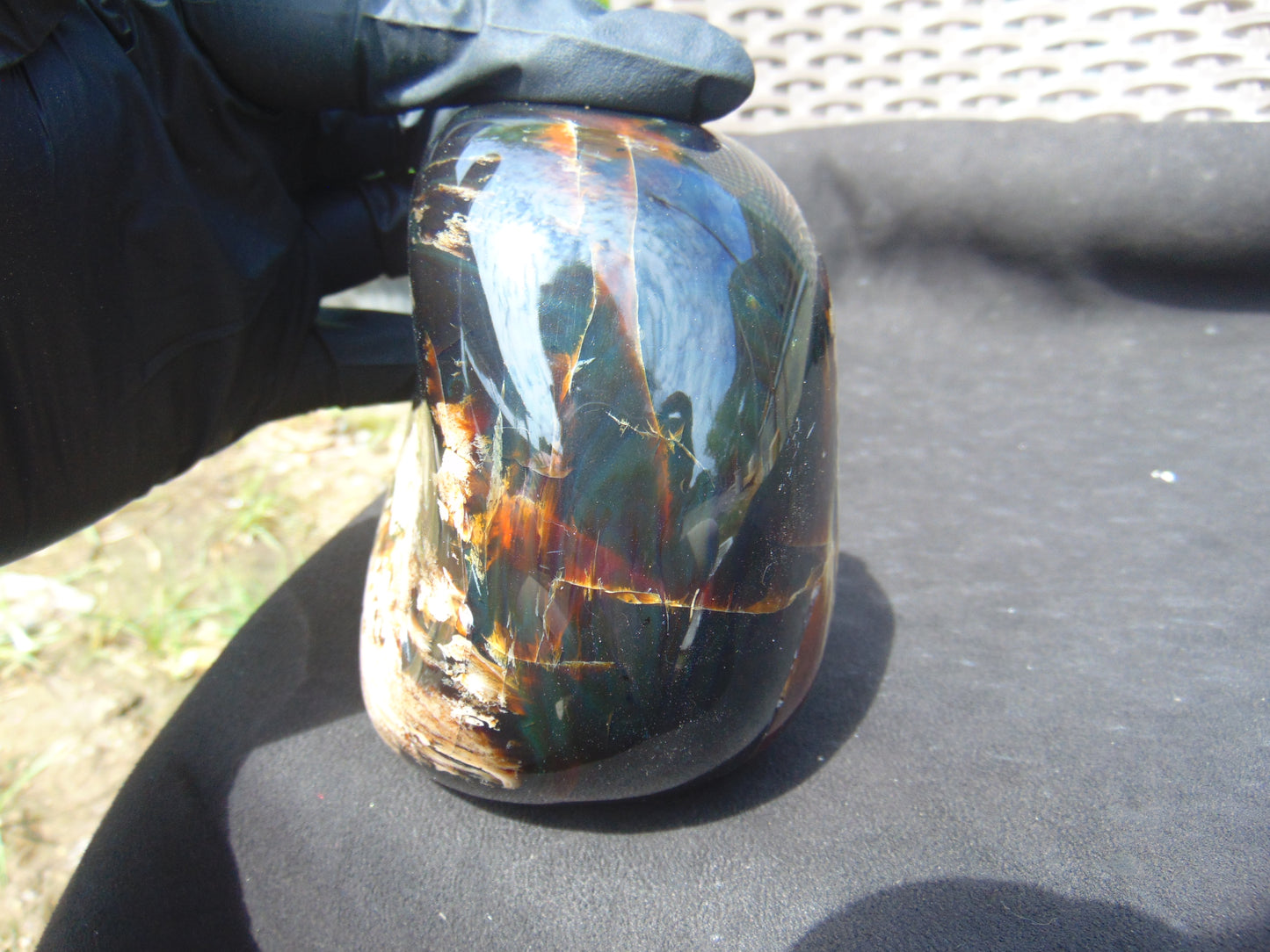 575 gr Full Polished 112x90x70 mm Mushroom Inclusion Indonesia Black Blue Amber for Healing ST5