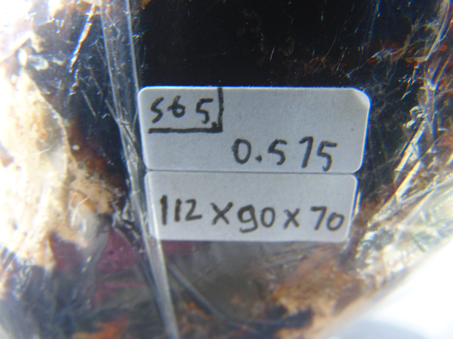 575 gr Full Polished 112x90x70 mm Mushroom Inclusion Indonesia Black Blue Amber for Healing ST5