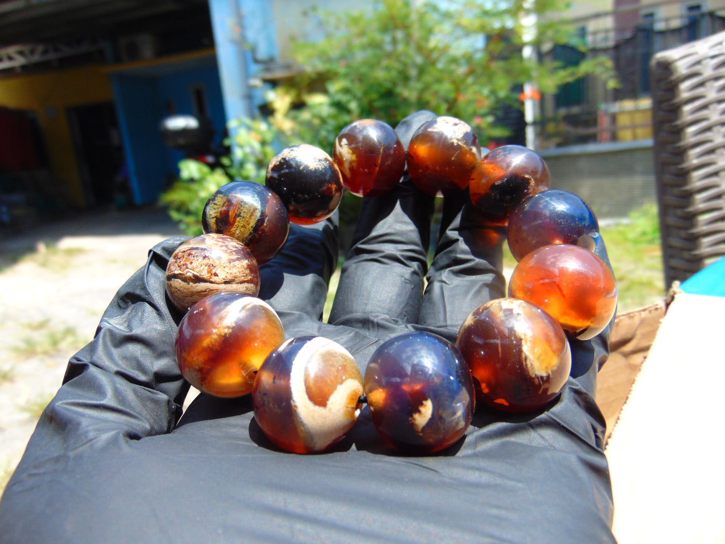 57 gram 12 Beads Mala Bracelet Indonesian White Blue Amber 20 mm for Healing B20M12