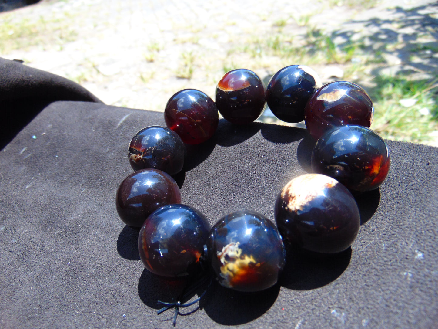 91 gram 10 Beads Mala Bracelet Indonesian Cherry Red Amber 25 mm for Healing FRB43
