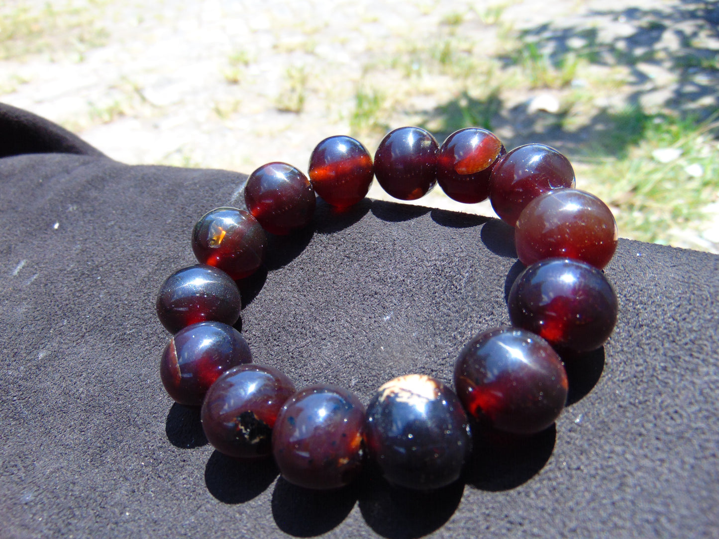 33 gram 14 Beads Mala Bracelet Indonesian Cherry Red Amber 16 mm for Healing B15M6
