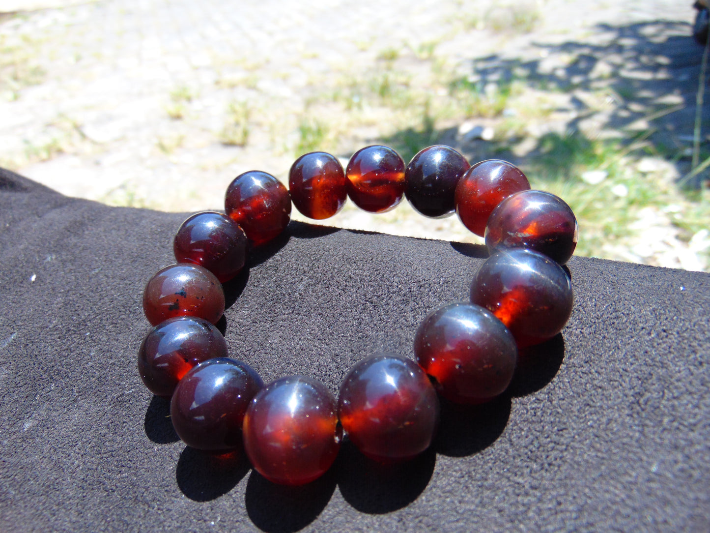 34 gram 14 Beads Mala Bracelet Indonesian Cherry Red Blue Amber 16 mm for Healing B15M8
