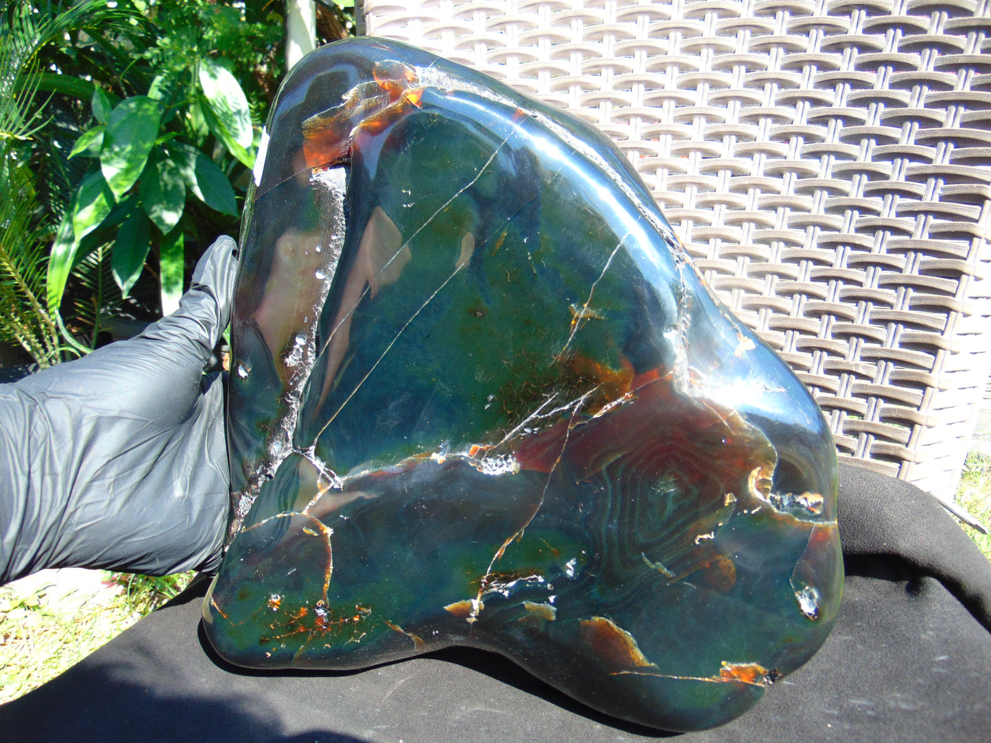 3901 Gr Full Polished Indonesian Green Amber for Healing ML56