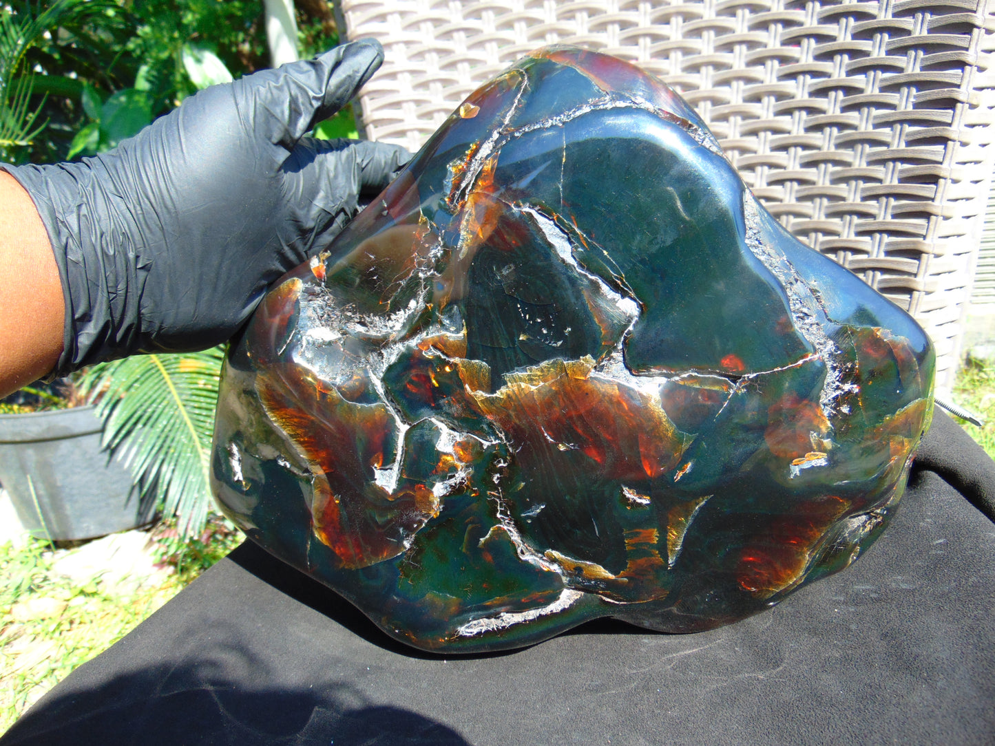 3901 Gr Full Polished Indonesian Green Amber for Healing ML56