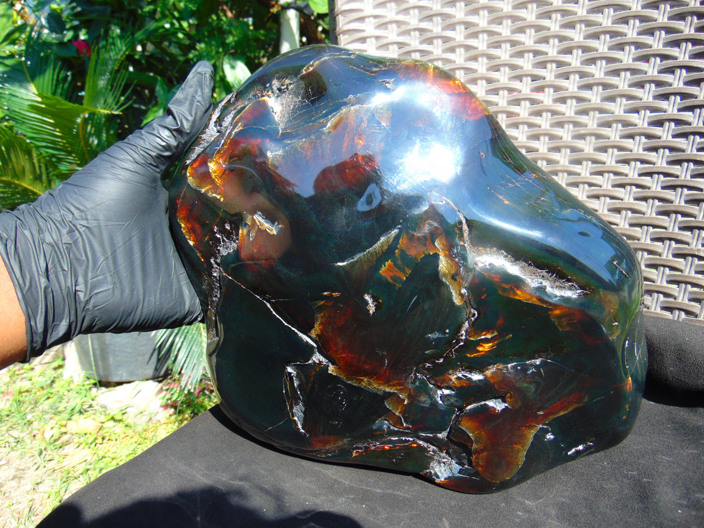 3901 Gr Full Polished Indonesian Green Amber for Healing ML56