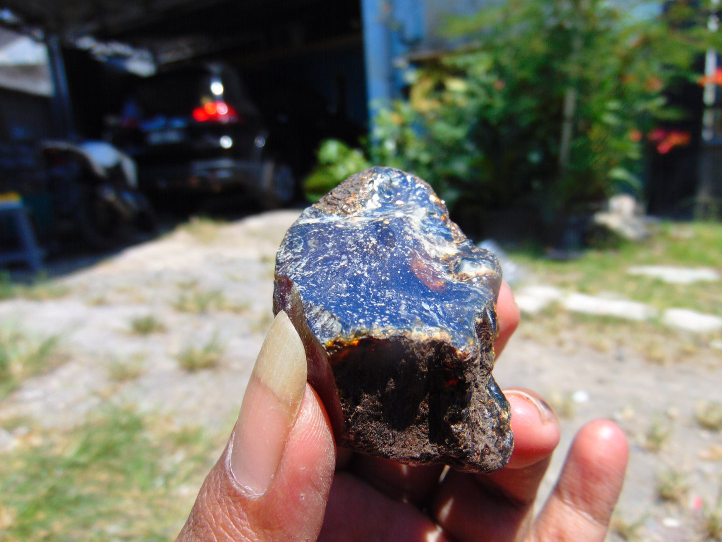 25 gram Rough Raw Indonesian Orange Blue Amber for Healing AGRB112