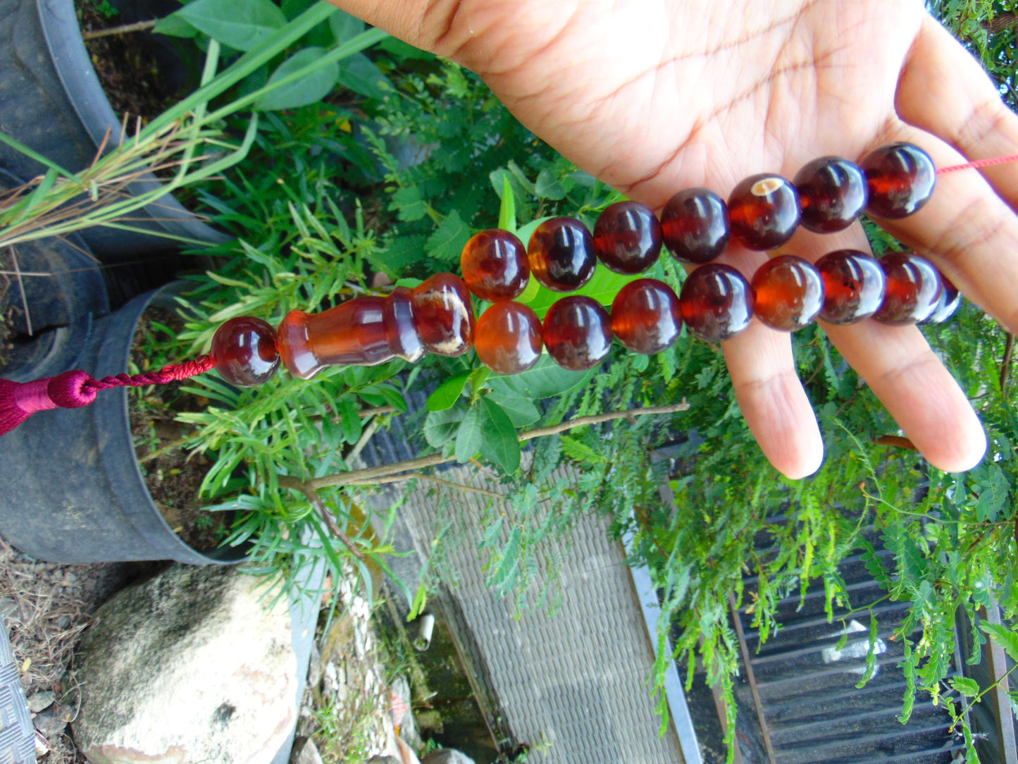 50 gr Hand Tasbih 17 Beads 18 mm Indonesian Red Yellow Bluish Amber for Healing TR14