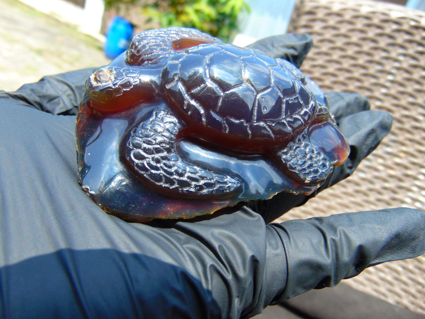 84 gr Sea Turtles Carving 85x67x36 mm Indonesian Blue Amber for Healing AJ200