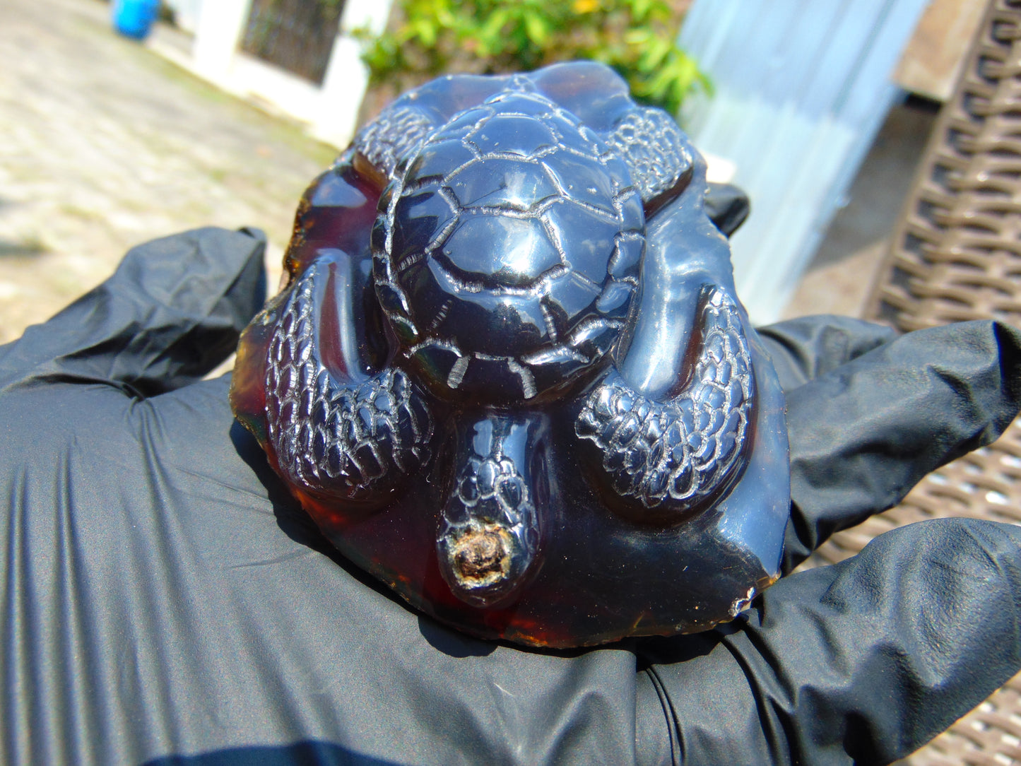 84 gr Sea Turtles Carving 85x67x36 mm Indonesian Blue Amber for Healing AJ200