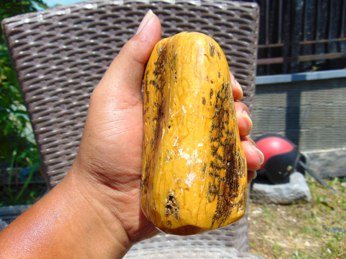 237 gram Polished Indonesia Yellow Fragrance Amber for Healing K611