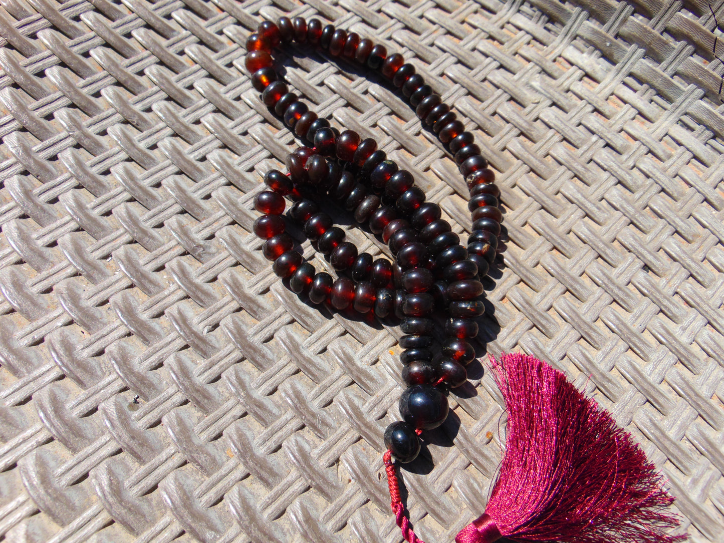 71 gram 108 Beads Rosary Mala Buddha for Yoga and Meditation Indonesian Dark Red Amber for Healing MR6