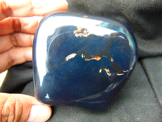 144 gr full polished 85x75x36 mm Indonesia Blue Amber No.7