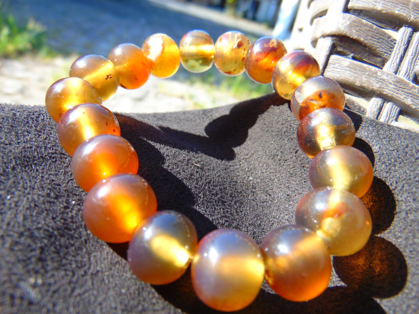18 Gram 18 Small Beads Bracelet Indonesian Yellow Bluish Amber for Healing SB33