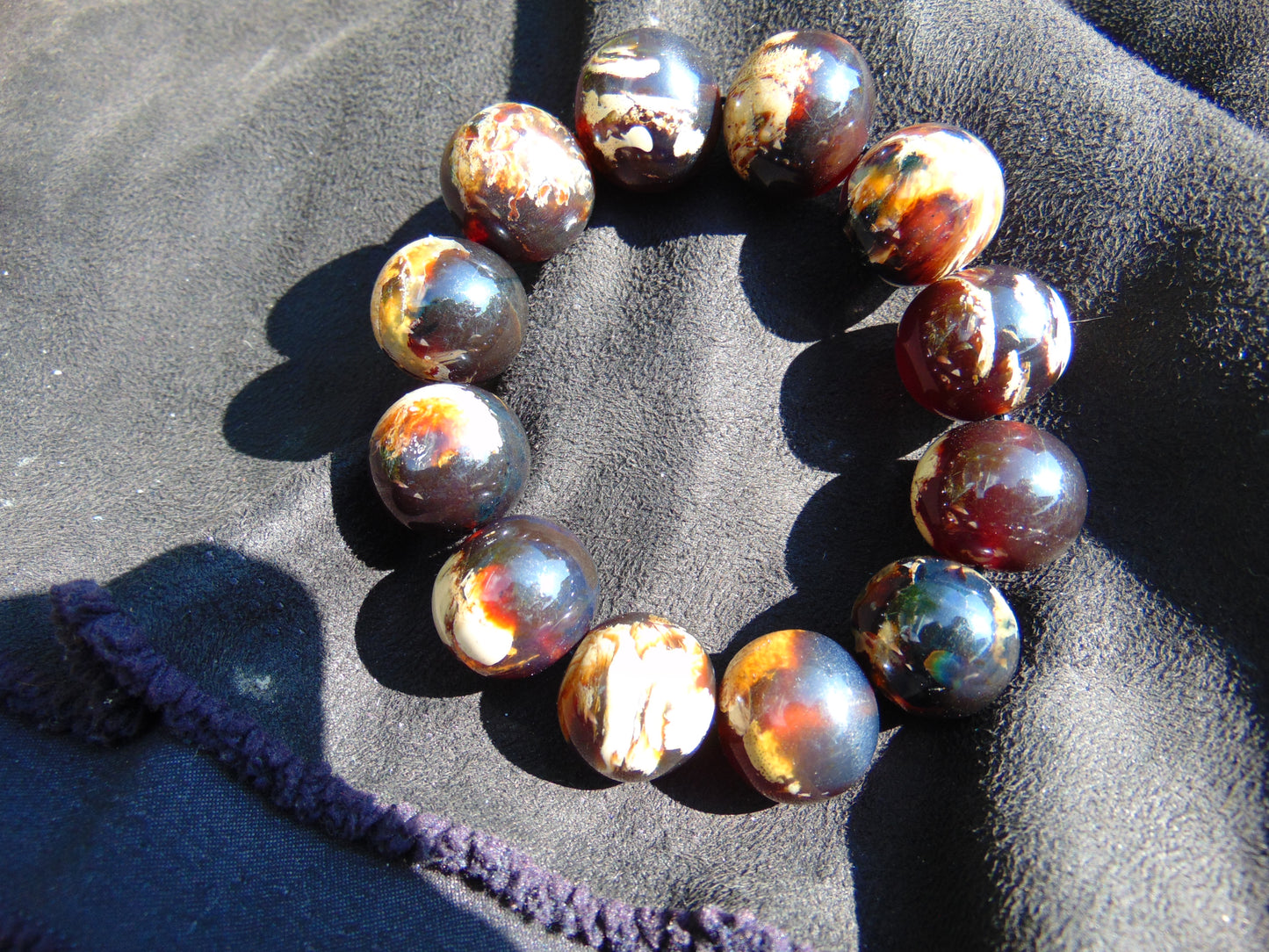 56 gram 12 Beads Mala Bracelet Indonesian Dark White Red Amber 20 mm for Healing G20B17