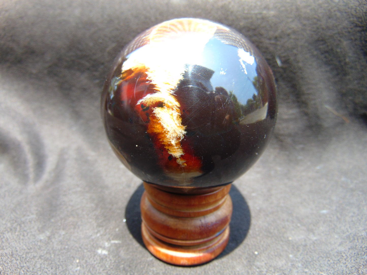 135 gr Shaped Ball Sphere 61 mm Indonesian Amber for Healing BL03