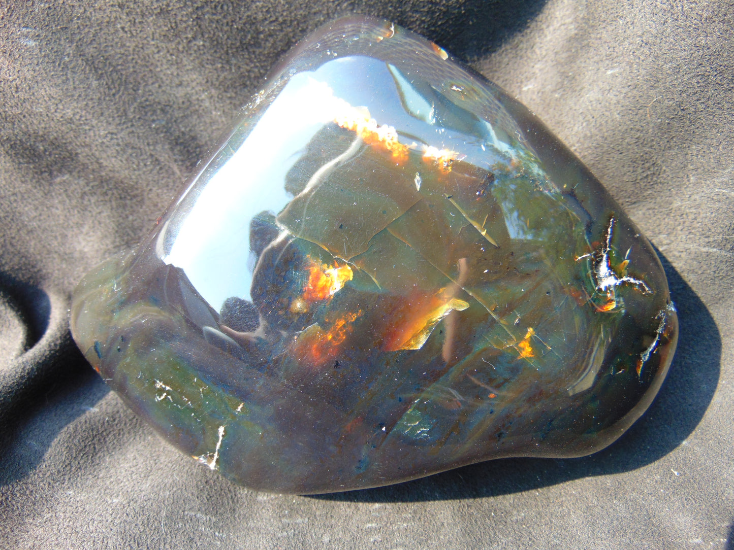 648 gram Full Polished 164x108x77 mm Indonesia Dark Blue Amber for Healing AJ1009