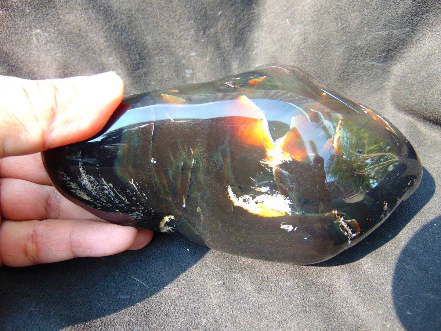 648 gram Full Polished 164x108x77 mm Indonesia Dark Blue Amber for Healing AJ1009
