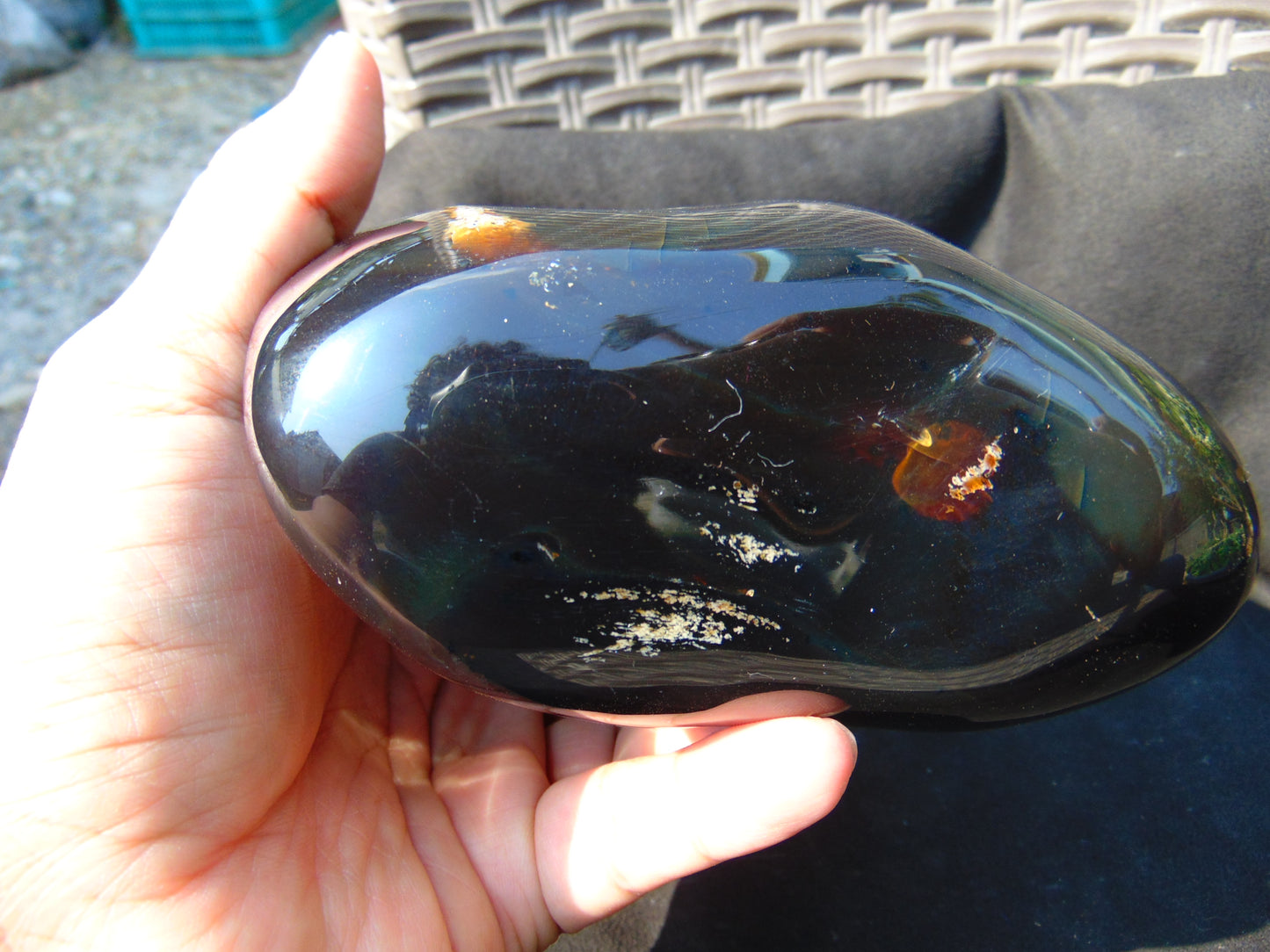 648 gram Full Polished 164x108x77 mm Indonesia Dark Blue Amber for Healing AJ1009