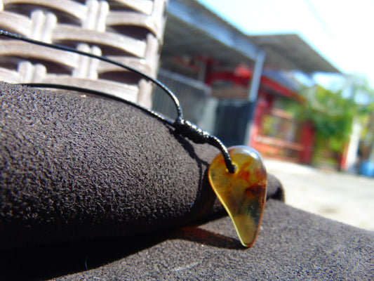 1 gr Pendant Indonesian blue Amber for Healing A552