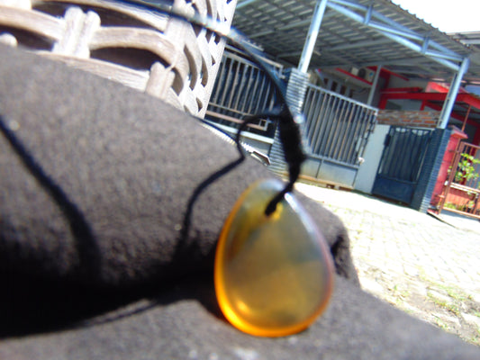 1 gr Pendant Indonesian blue Amber for Healing A564