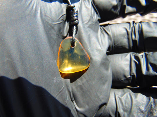 1 gr Pendant Indonesian blue Amber for Healing A565