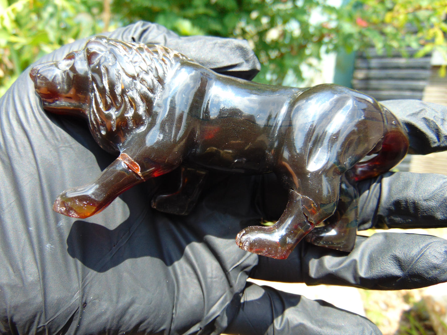 68 gr The 3D lion carving on Indonesian Cherry Red Amber for Healing L3P1