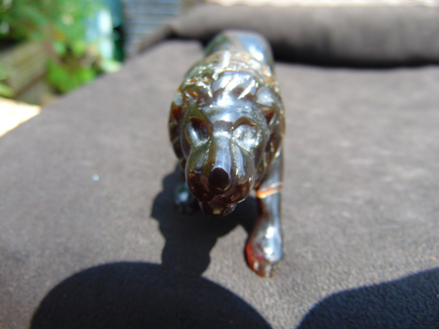 68 gr The 3D lion carving on Indonesian Cherry Red Amber for Healing L3P1
