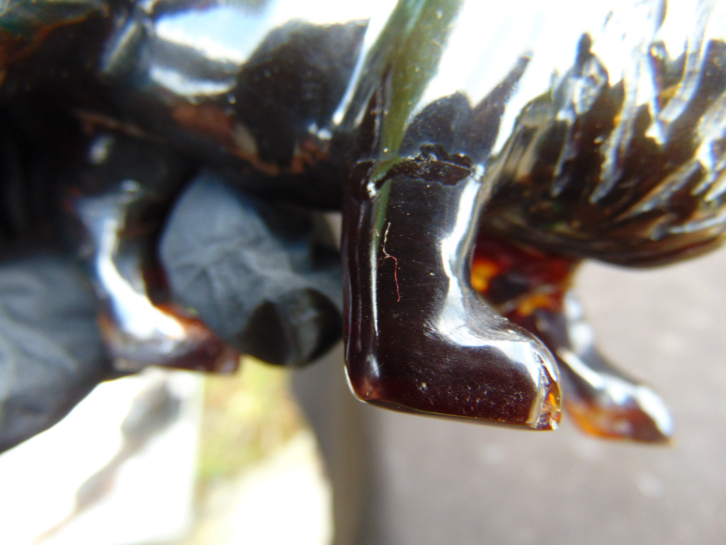 68 gr The 3D lion carving on Indonesian Cherry Red Amber for Healing L3P1