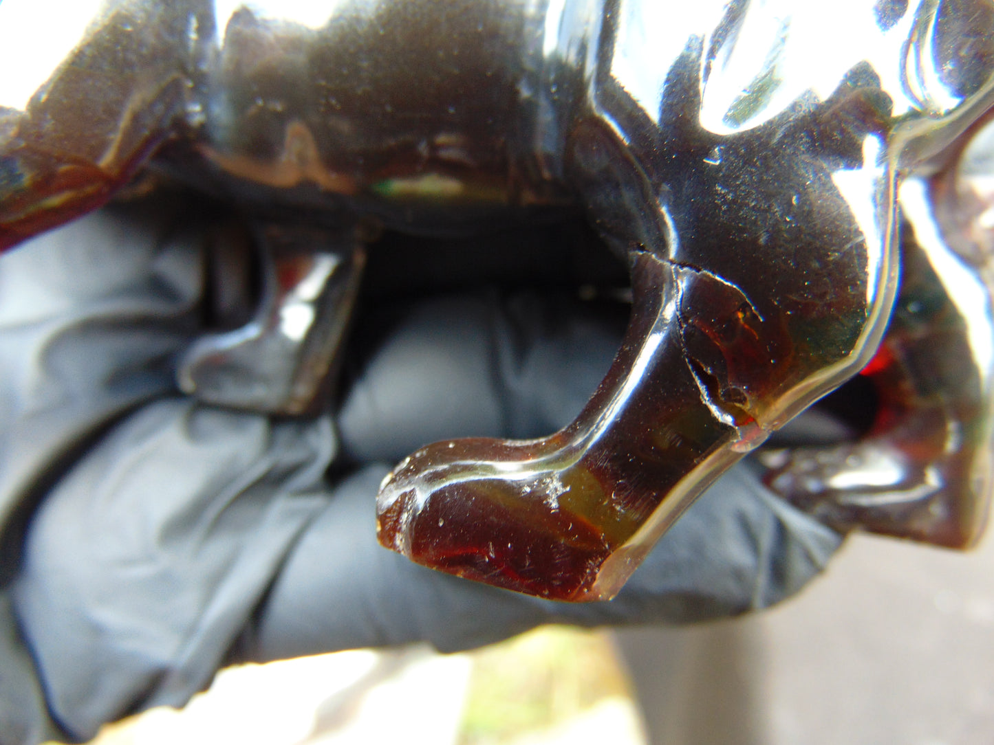 68 gr The 3D lion carving on Indonesian Cherry Red Amber for Healing L3P1