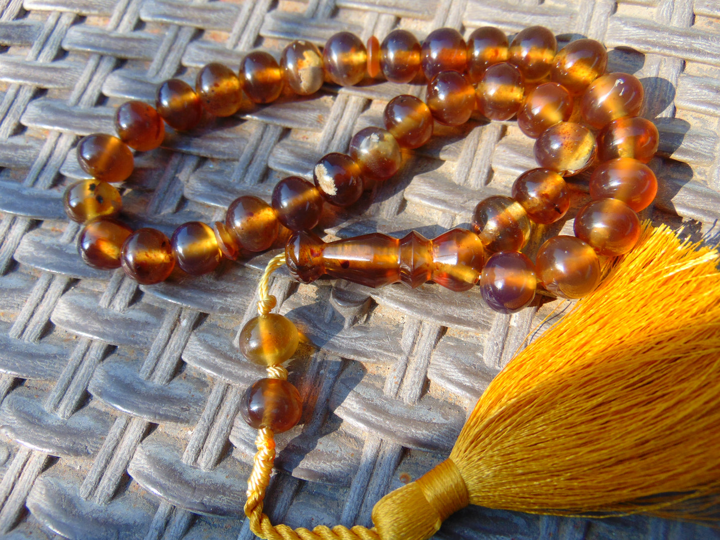 28 gr Hand Tasbih 33+2 Beads 10 mm Indonesian Yellow Bluish Amber for Healing TB10i7