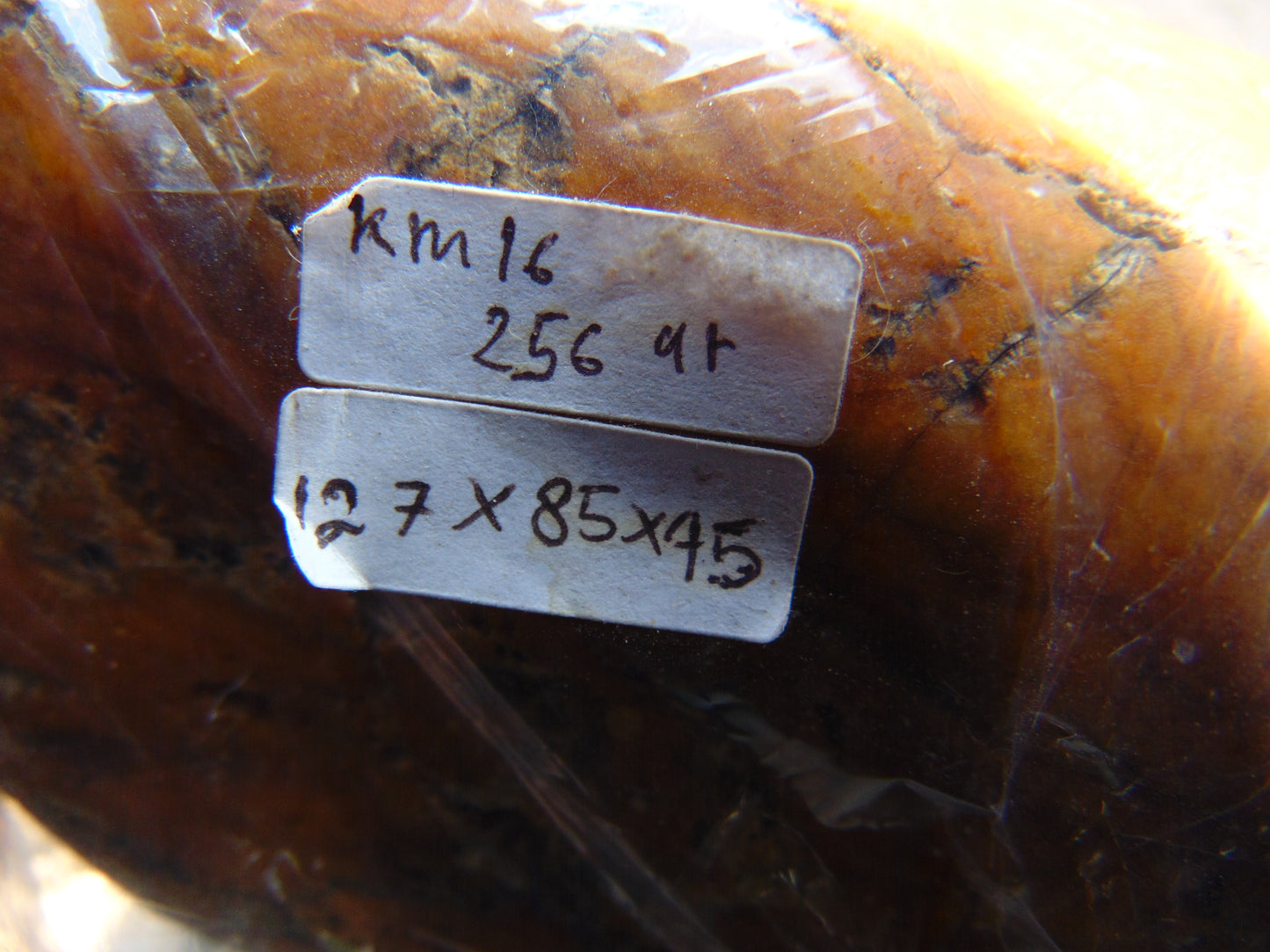 256 gram Polished Indonesia Yellow Aromatic Amber for Healing KM16