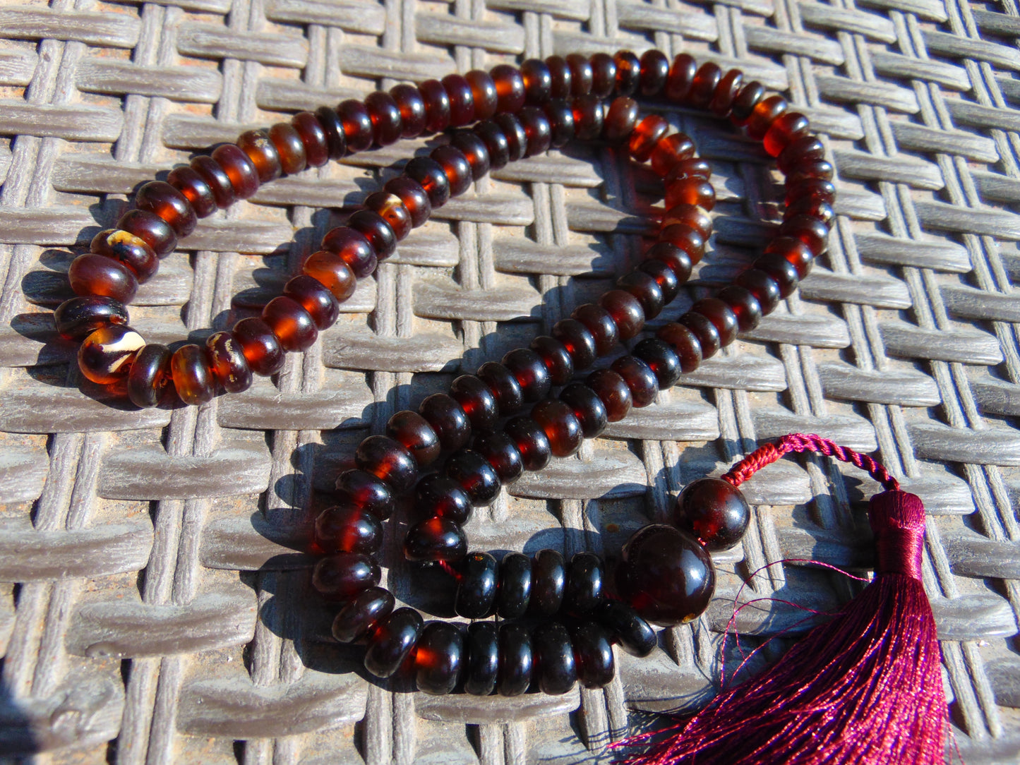 43 gram 108 Mala Buddha for Yoga and Meditation Indonesian Dark Red Amber for Healing MR9