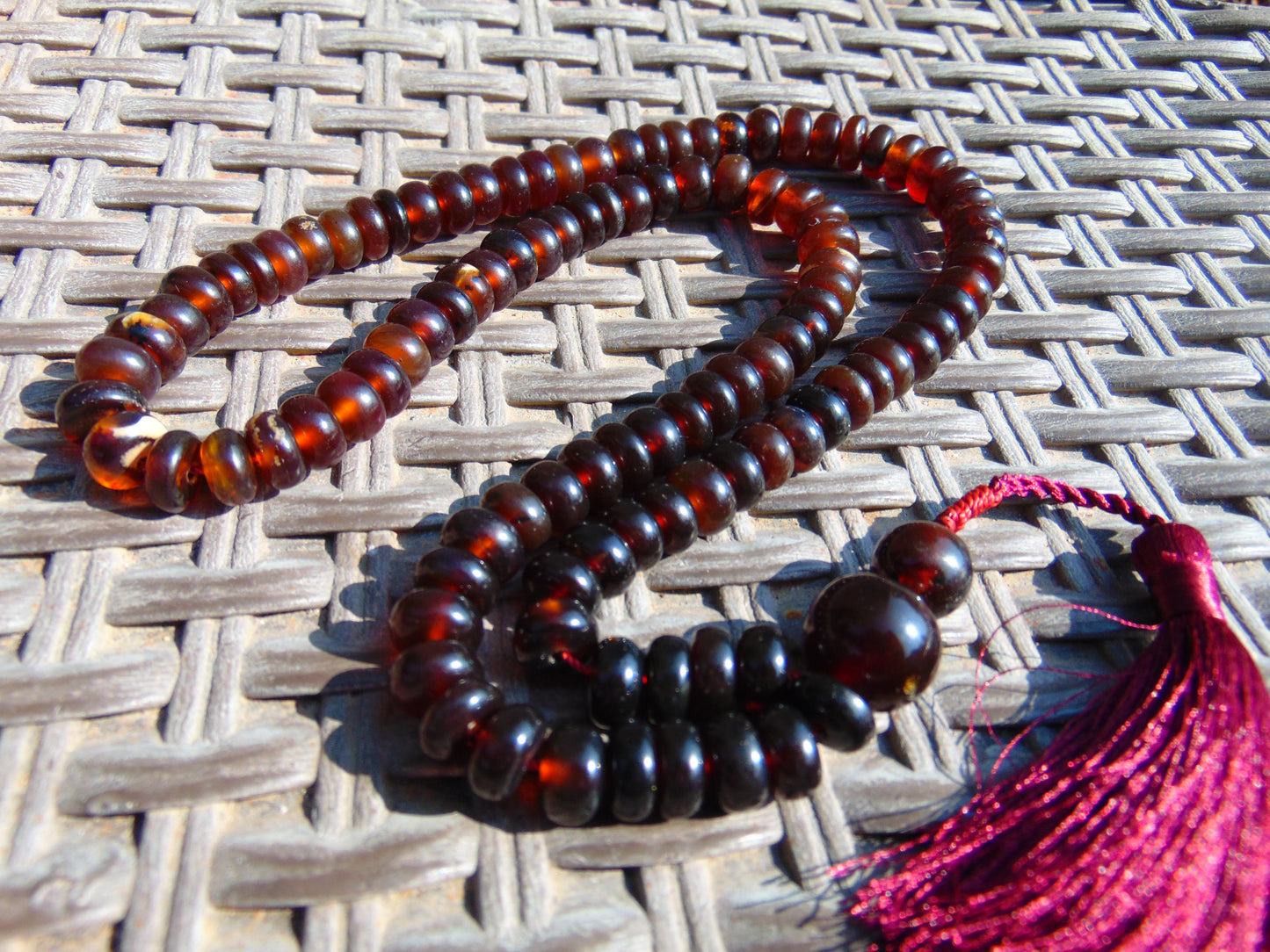 43 gram 108 Mala Buddha for Yoga and Meditation Indonesian Dark Red Amber for Healing MR9