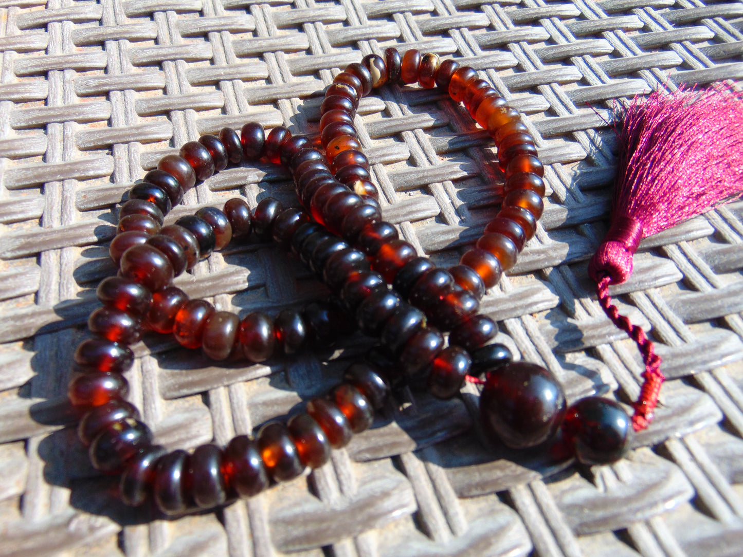 43 gram 108 Mala Buddha for Yoga and Meditation Indonesian Dark Red Amber for Healing MR9