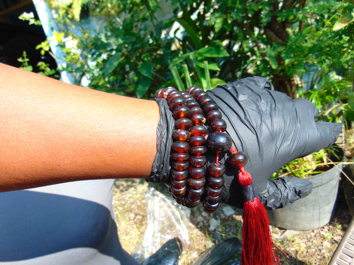 73 gram 108 Mala Buddha for Yoga and Meditation Indonesian Dark Red Amber for Healing M400