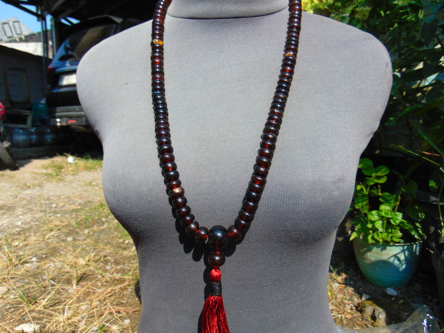 73 gram 108 Mala Buddha for Yoga and Meditation Indonesian Dark Red Amber for Healing M400